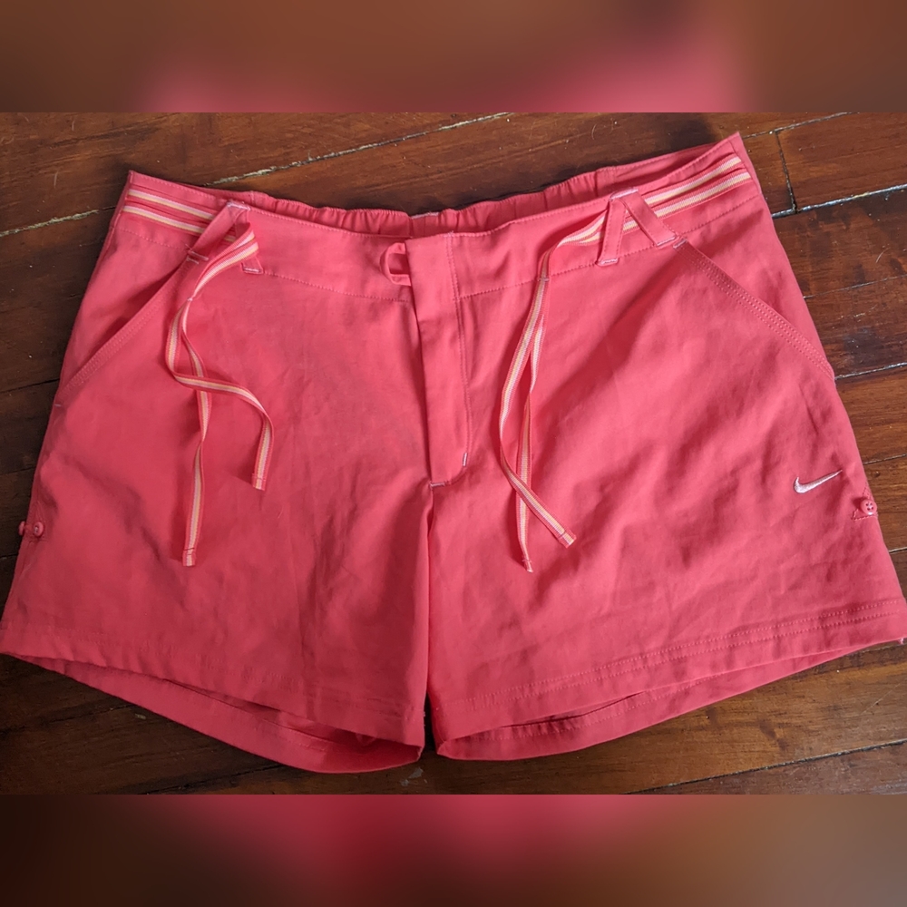 Women's szL 12-14 Nike shorts